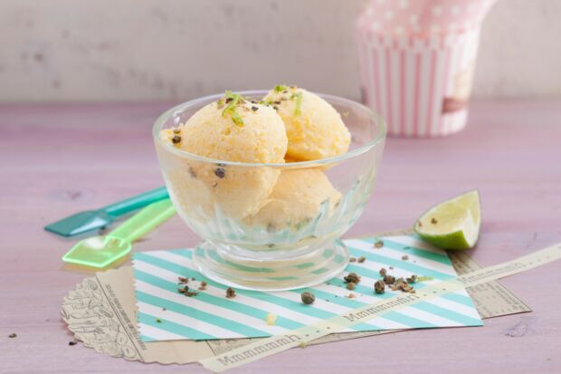 Mango Sorbet Selber Machen Ohne Eismaschine Rezept für Mangosorbet mit Kokos und grünem Pfeffer (ohne Eismaschine